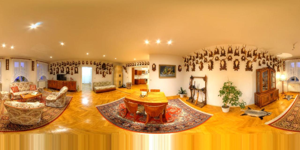 Lovecky Apartman Na Namesti Ve Frenstate Pod Radhostem Frenstat pod Radhostem Exterior photo